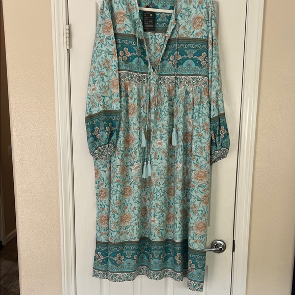 Elegant Floral Long Sleeve Dress - Picture 1 of 11